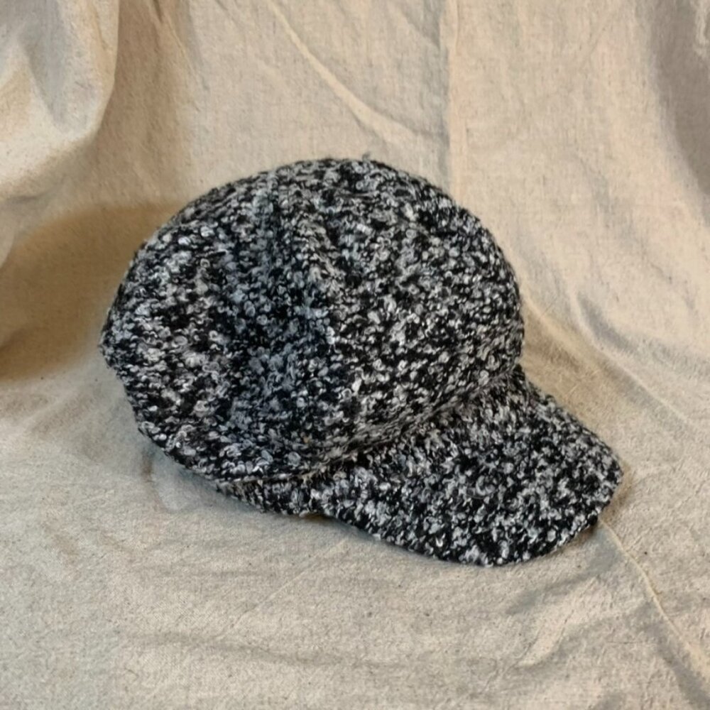 Womans Hat Gray Woolen Newsboy Cap Lined Fall Winter
